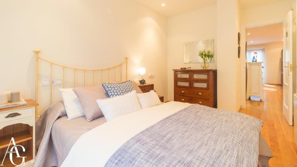 Apartamento Plaza De Espana Ribadeo Luaran gambar