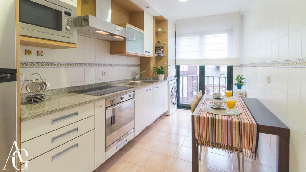 Apartamento Plaza De Espana Ribadeo Luaran gambar