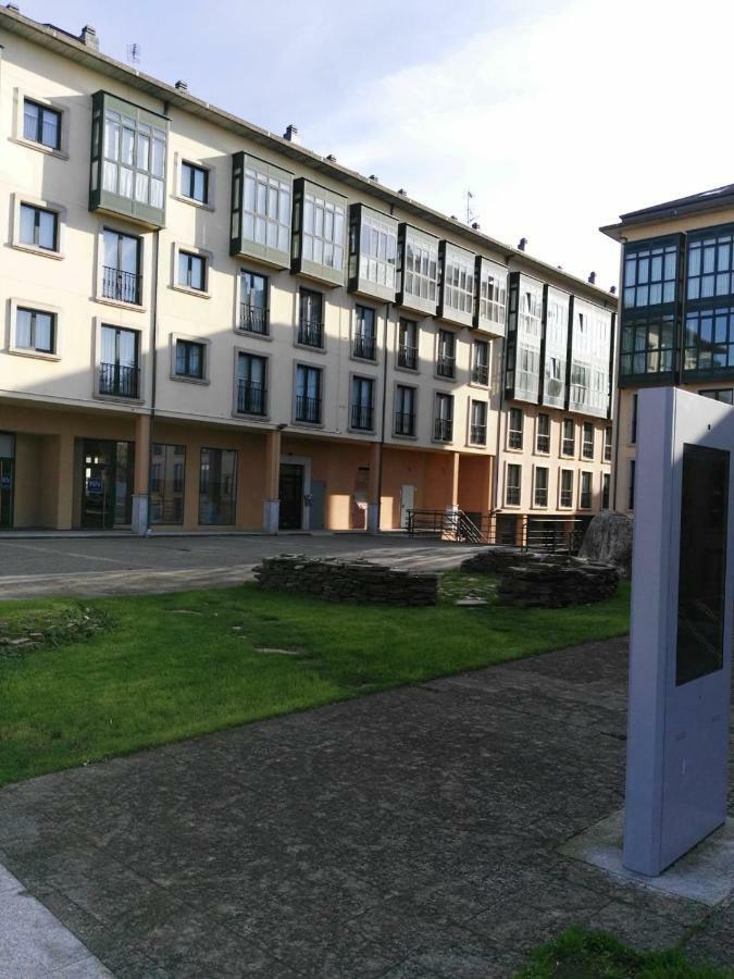 Apartamento Plaza De Espana Ribadeo Luaran gambar